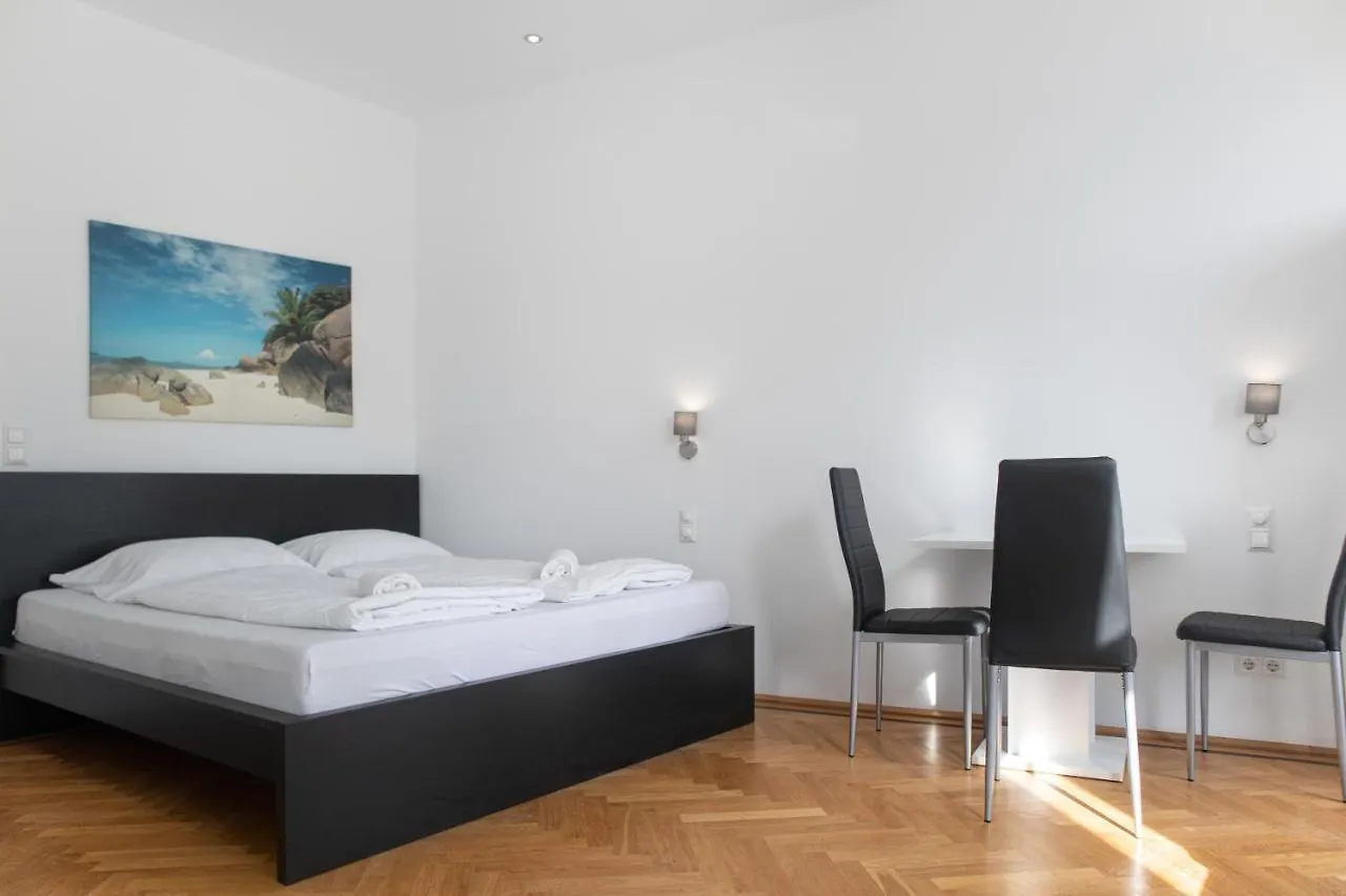 Superb 7Br Shared Apartment- Near Hauptbahnhof Wien Apartment