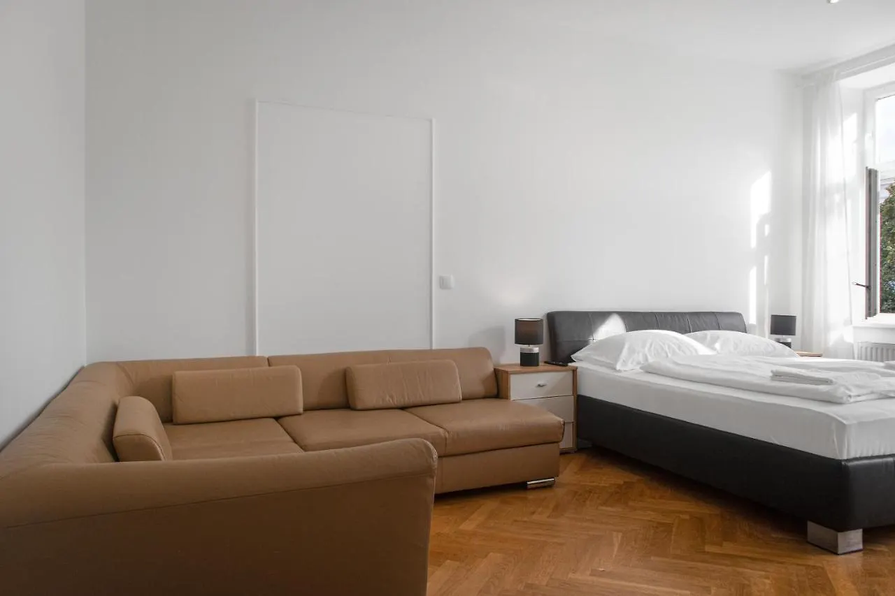 Superb 7Br Shared Apartment- Near Hauptbahnhof Wien Apartment