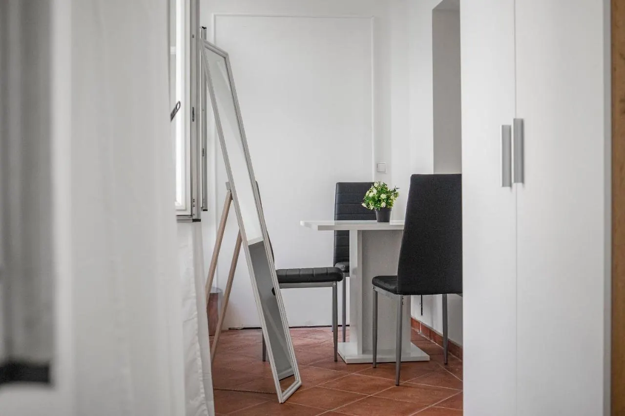 Superb 7Br Shared Apartment- Near Hauptbahnhof Wien 0*,