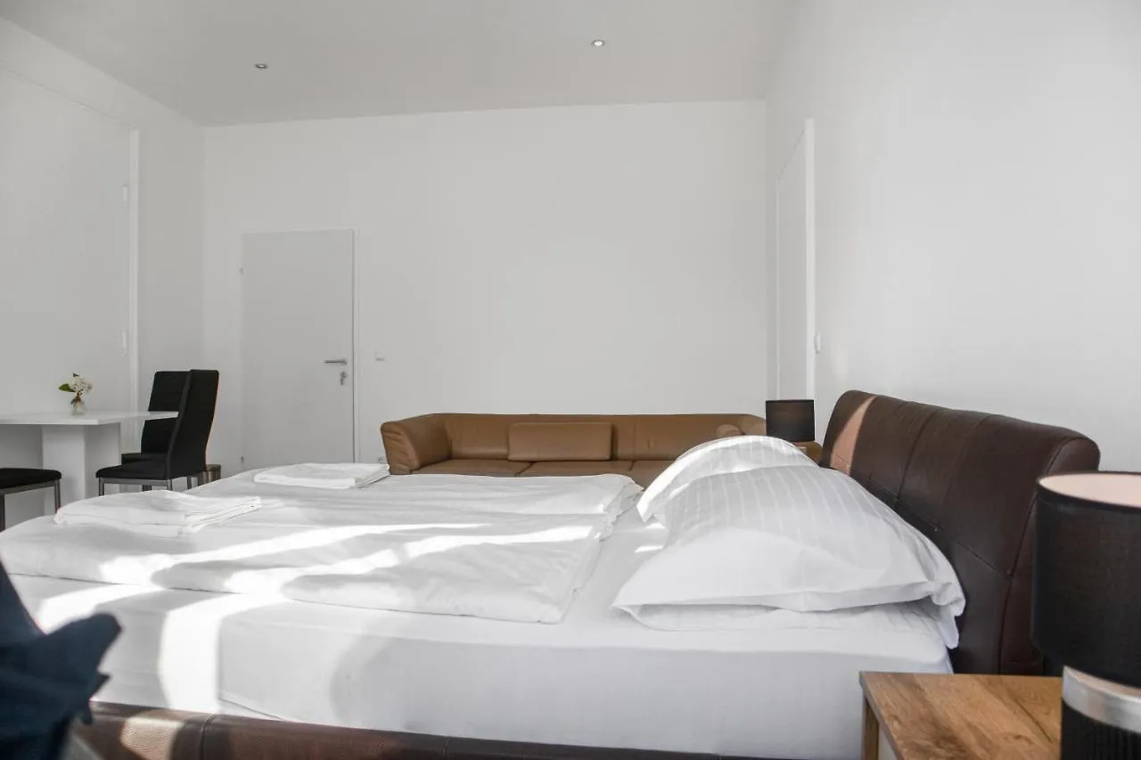 Superb 7Br Shared Apartment- Near Hauptbahnhof Wien Apartment