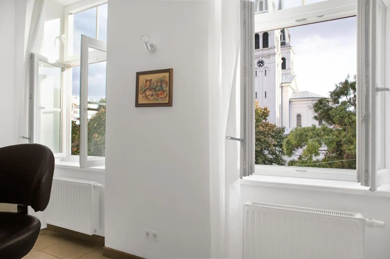 Superb 7Br Shared Apartment- Near Hauptbahnhof Wien 0*,