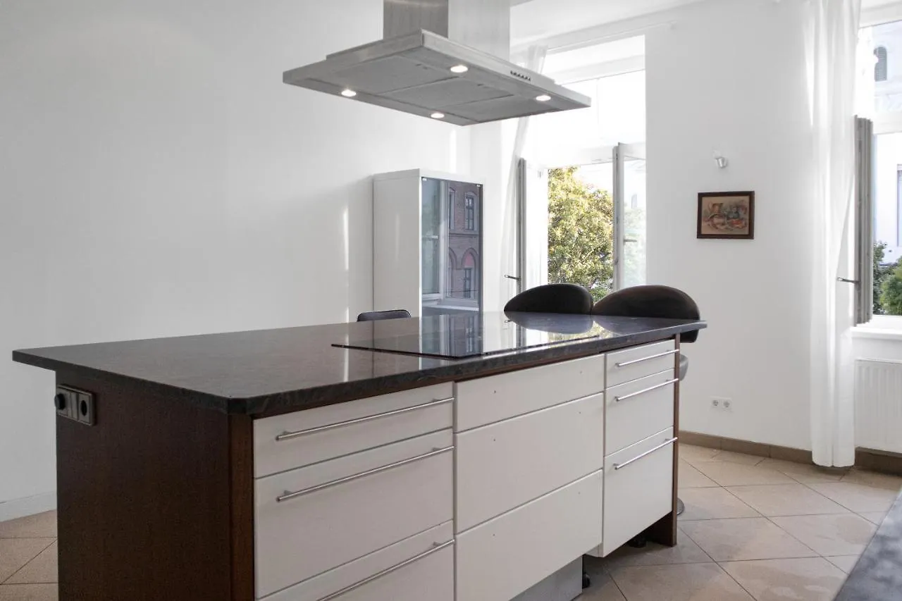 Superb 7Br Shared Apartment- Near Hauptbahnhof Wien 0*,  Österreich